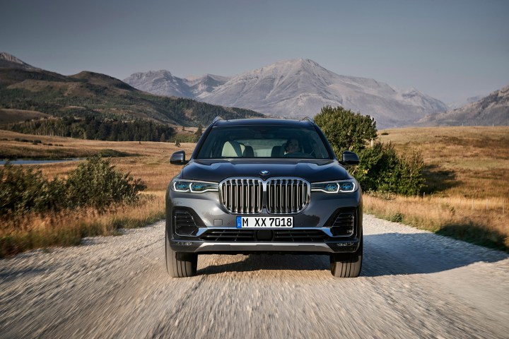 Новото BMW X7 идва с два бензинови и две дизелови версии. 